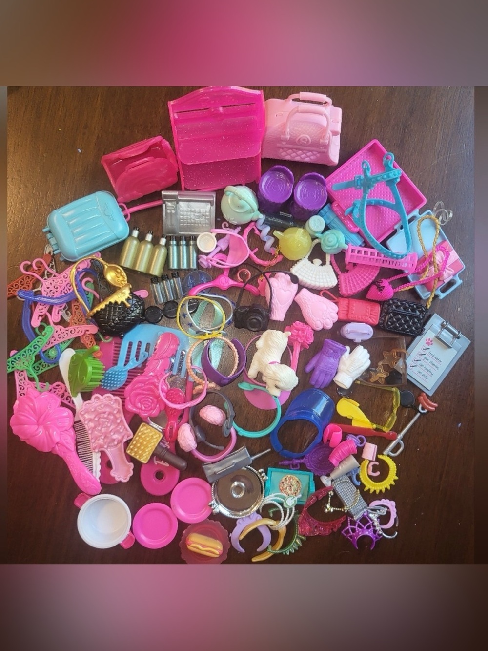 BARBIE - ACCESSORIES LOT